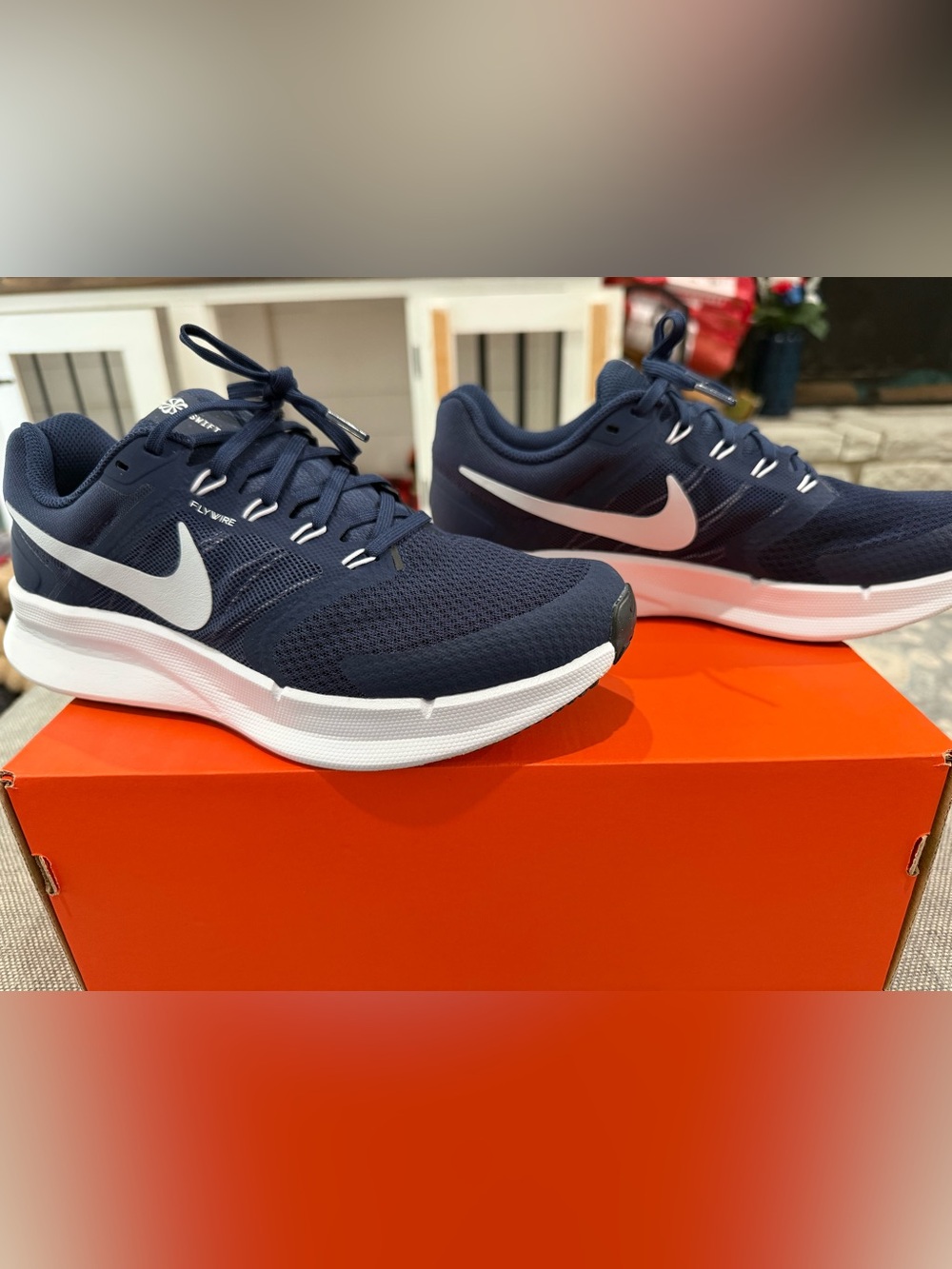 Used blue men‘s Nike Run Swift 3 size 8